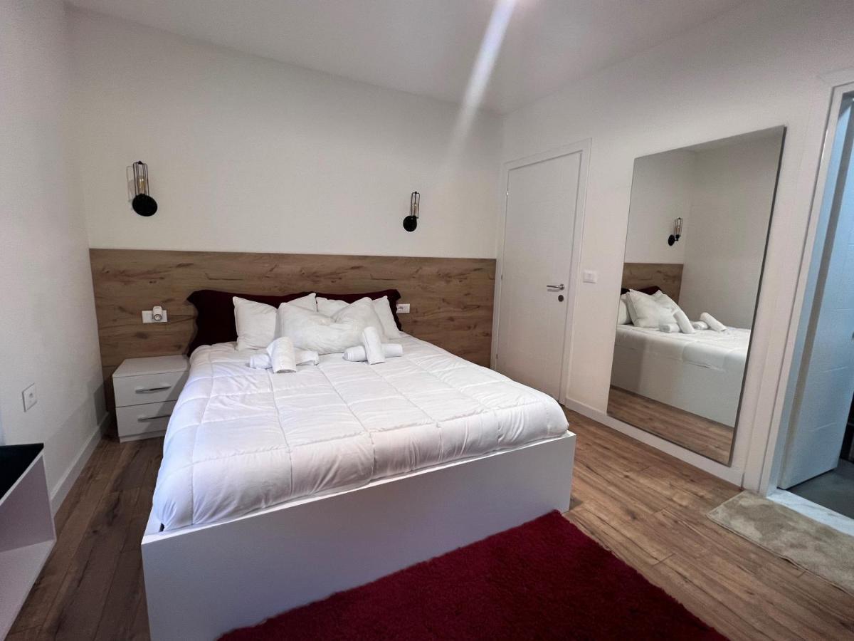 Grand Park & Bllok Area Rooms Tirana Exterior foto